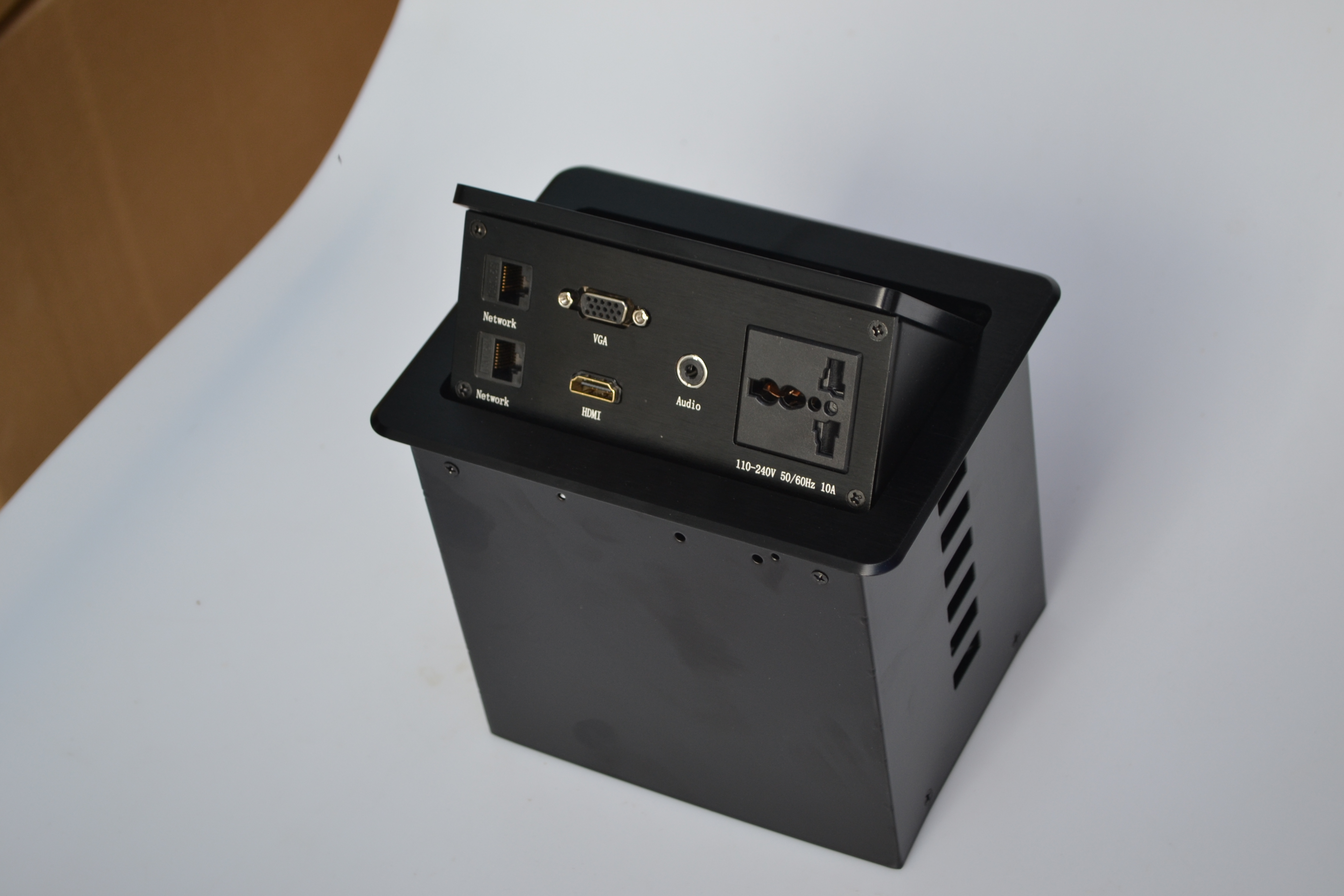 弹起式桌面插座